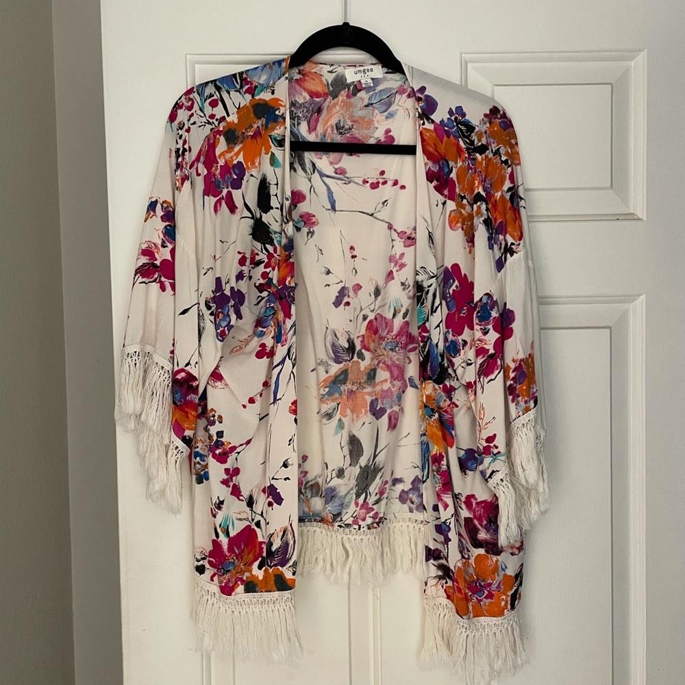 Umgee shawl. Size small